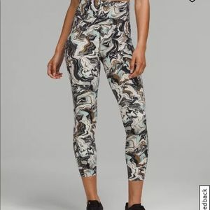 NWT Lululemon Base Tight 25” Australia exclusive pattern